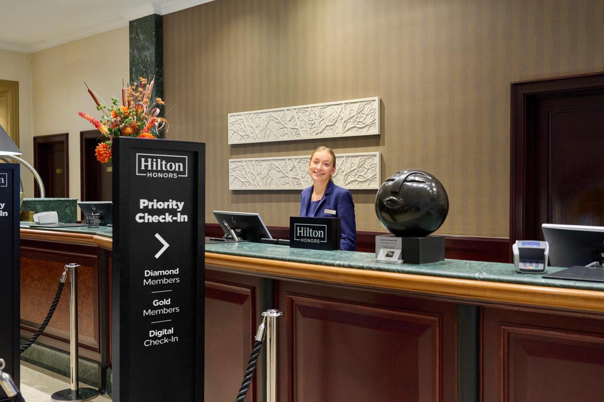 Hilton Antwerp Old Town Otel Dış mekan fotoğraf