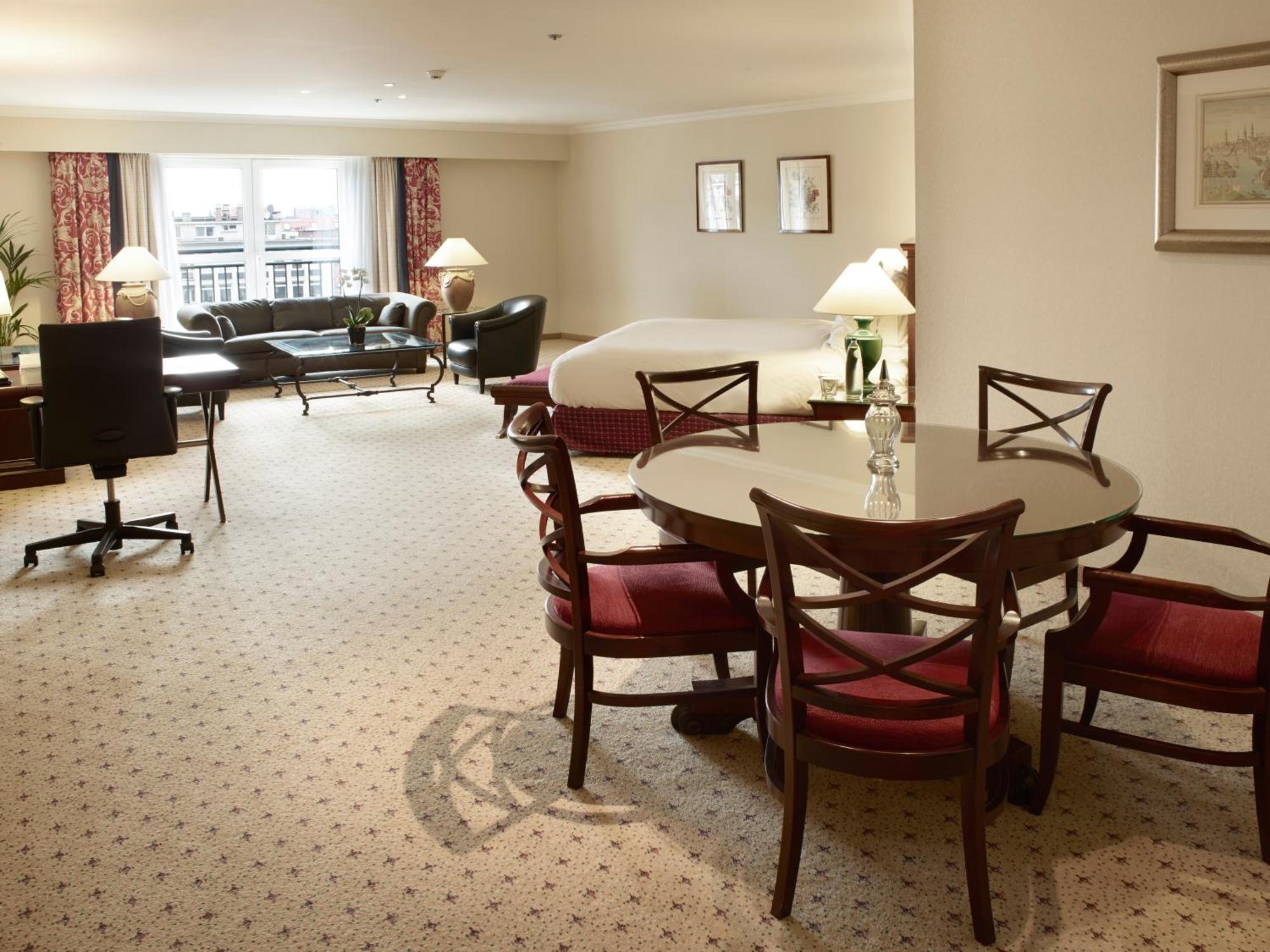 Hilton Antwerp Old Town Otel Dış mekan fotoğraf
